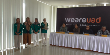 UAD RAIH MEDAL EMAS PADA PIMNAS KE-36 DI BANDUNG