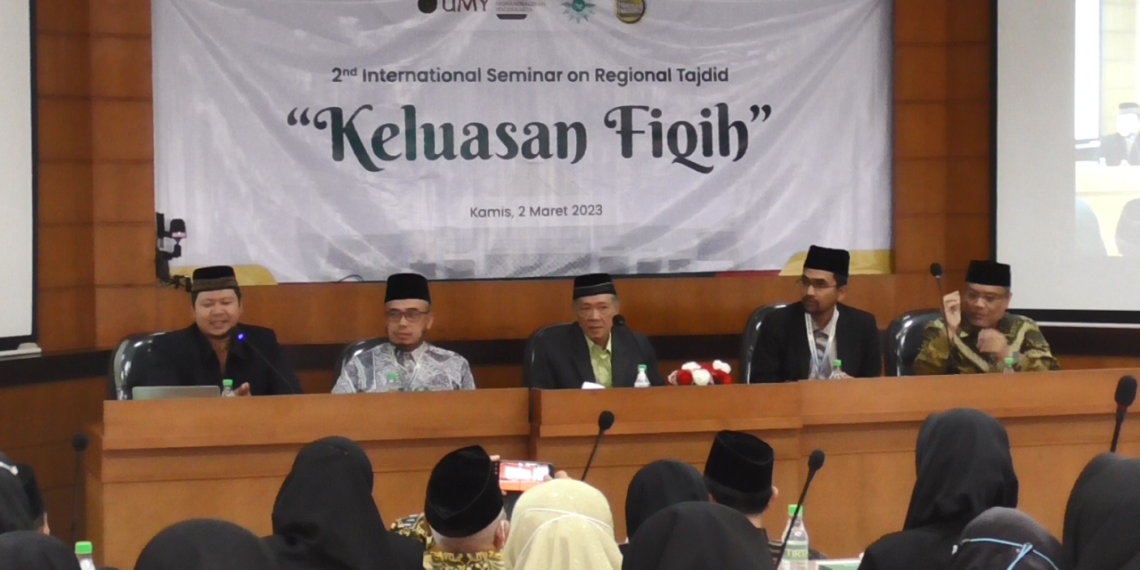 2ND INTERNATIONAL SEMINAR ON REGIONAL TAJDID UMY; PAHAMI DIVERSITAS FIQIH UNTUK HINDARI FANATISME MAZHAB