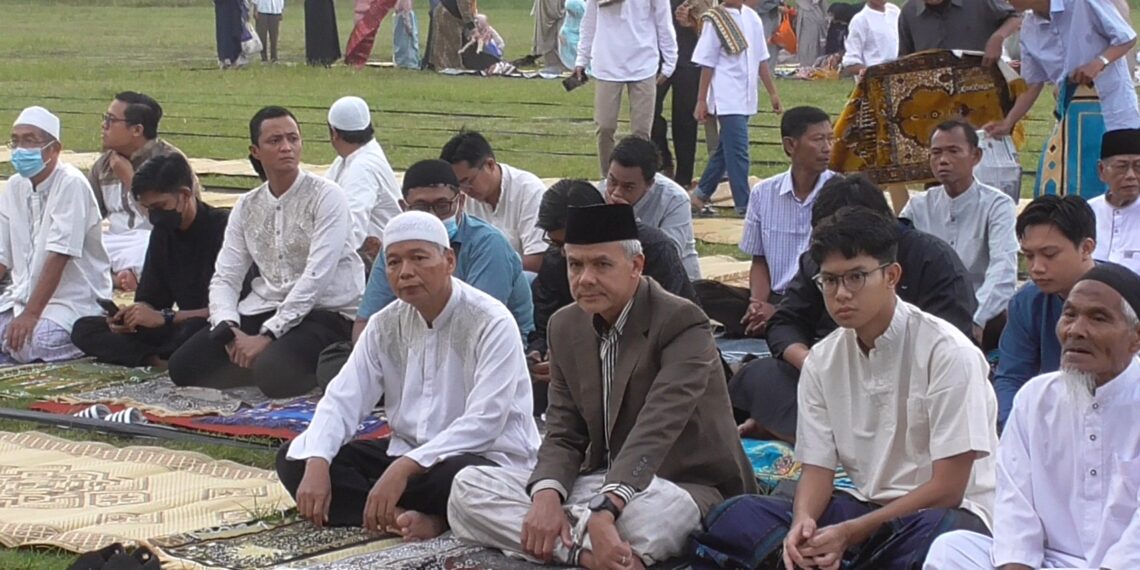 Ganjar Pranowo salat Idulfitri di Wedomartani Sleman bersama warga Muhammadiyah