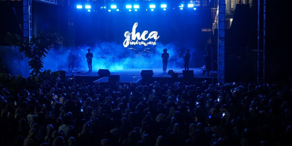 Pecah, Ribuan Penonton Padati Konser Milad UNISA Yogyakarta ke-33