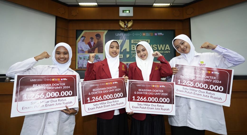 UMY Berikan Beasiswa 6,3 Miliar Untuk 5 Mahasiswa Baru Dokter dan Dokter Gigi