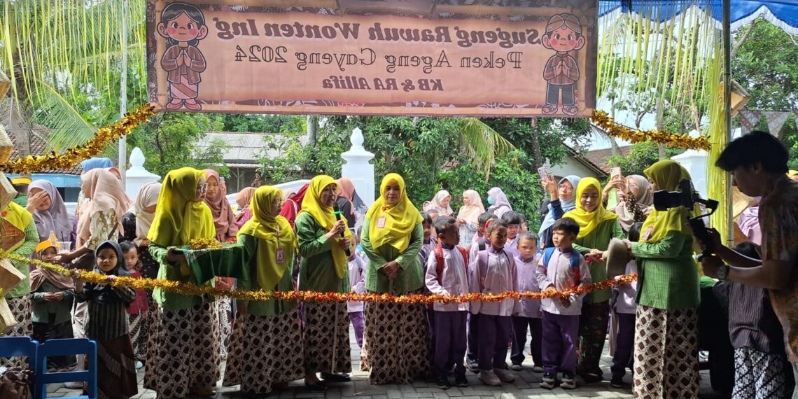 ASAH POTENSI ANAK, PAUD TERPADU ALLIFA GELAR PEKEN AGENG GAYENG