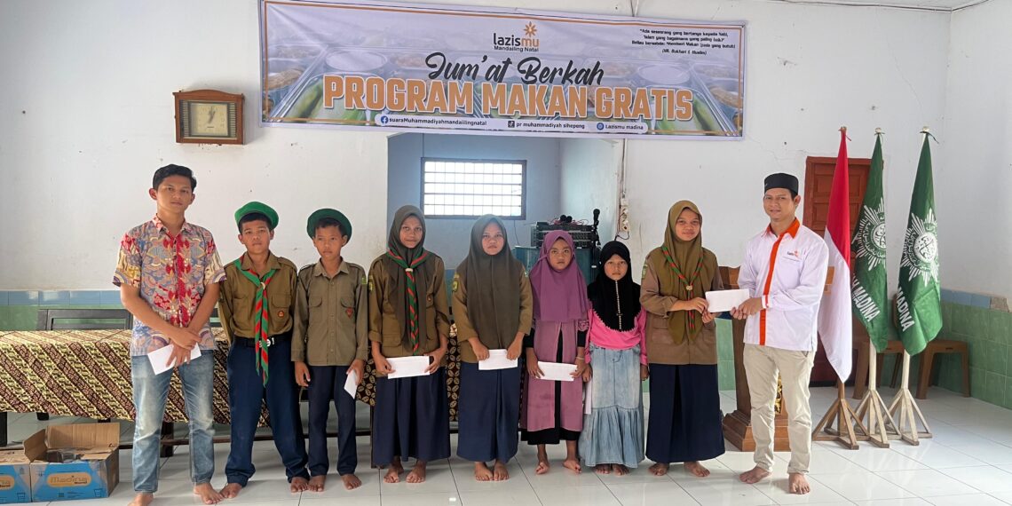 LazisMu Madina Gelar Program Jumat Berkah dengan Tebar Kebaikan dan Kebermanfaatan