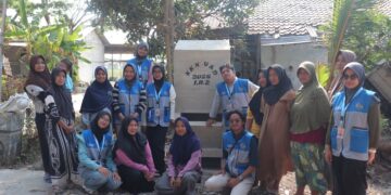 Rocket Stove Jadi Inovasi Mahasiswa KKN UAD dalam Pengelolaan Sampah Rumah Tangga di Karangduwur